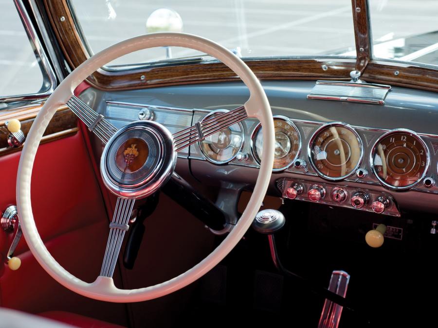  Packard Twelve Convertible Sedan 1938 года  (фото 2 из 42)